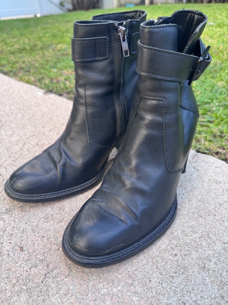 Helmut Lang Black Leather Ankle Boots With Side Zip And Buckle - Size 37